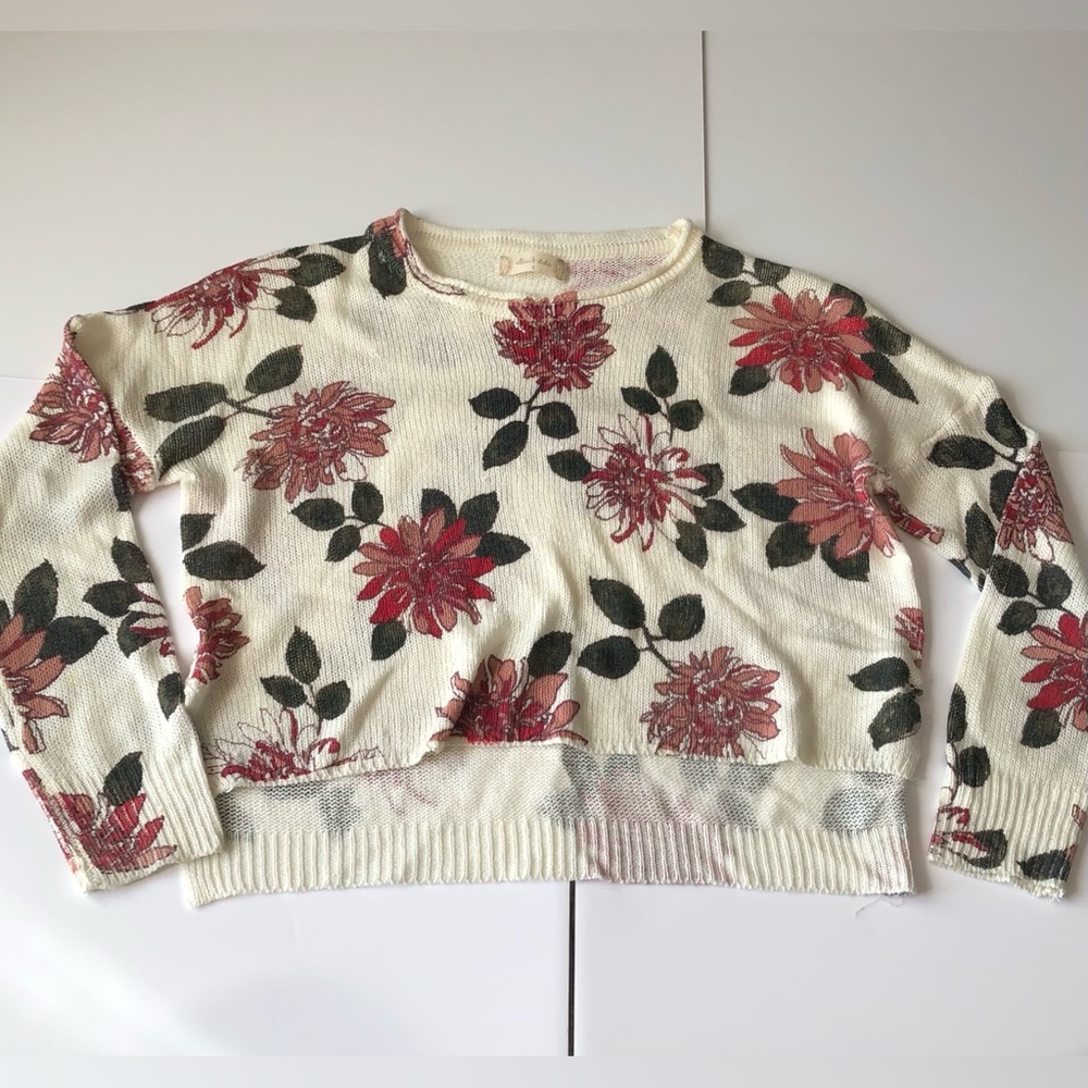 Cropped floral sweater